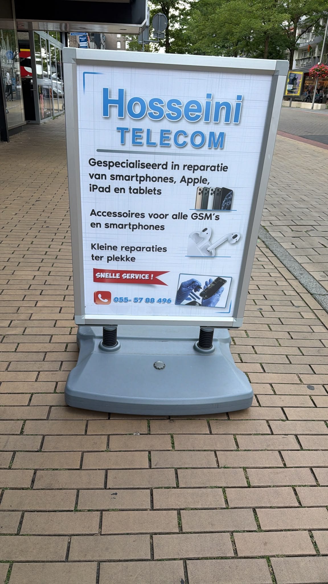 Bord van Hosseini Telecom: gespecialiseerd in reparatie van smartphones, Apple, iPad en tablets