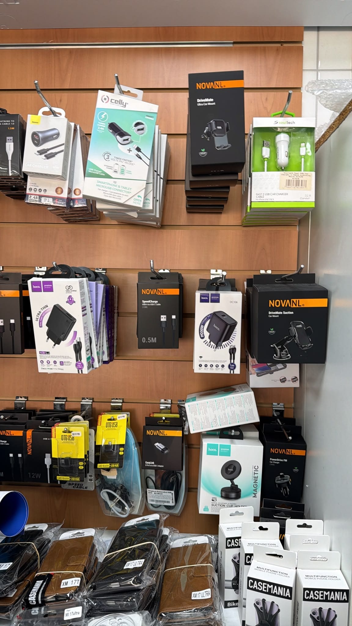 Opladers, autoladers en accessoires